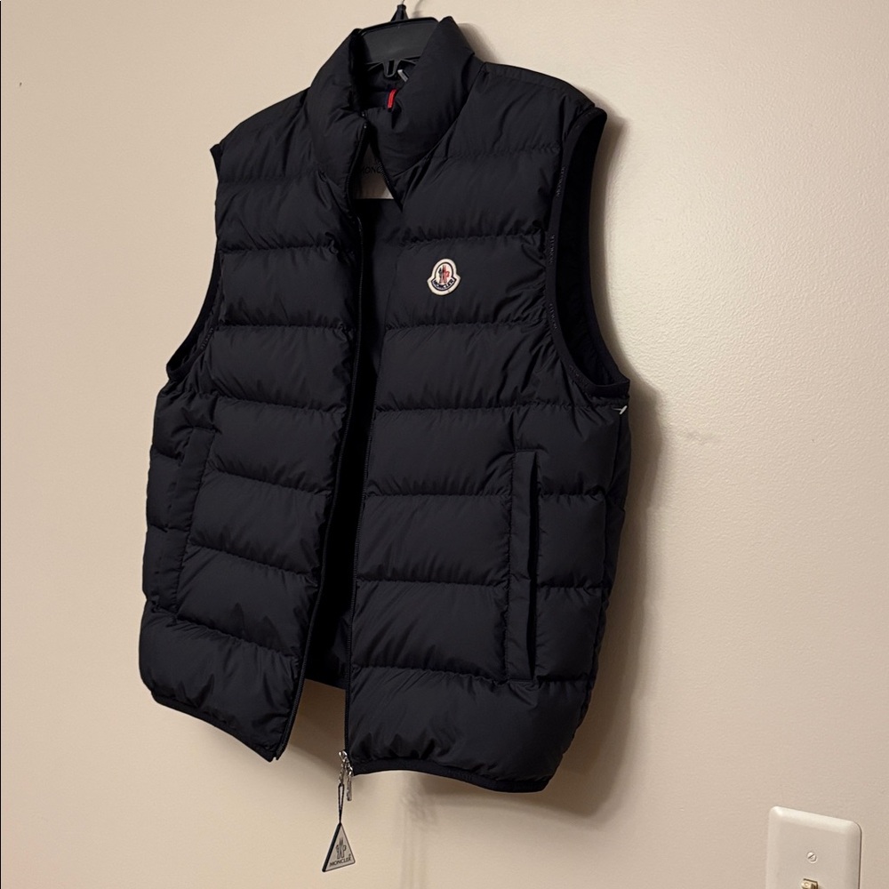 NEW Moncler Men's Contrin Puffer Vest - Picture 7 of 16